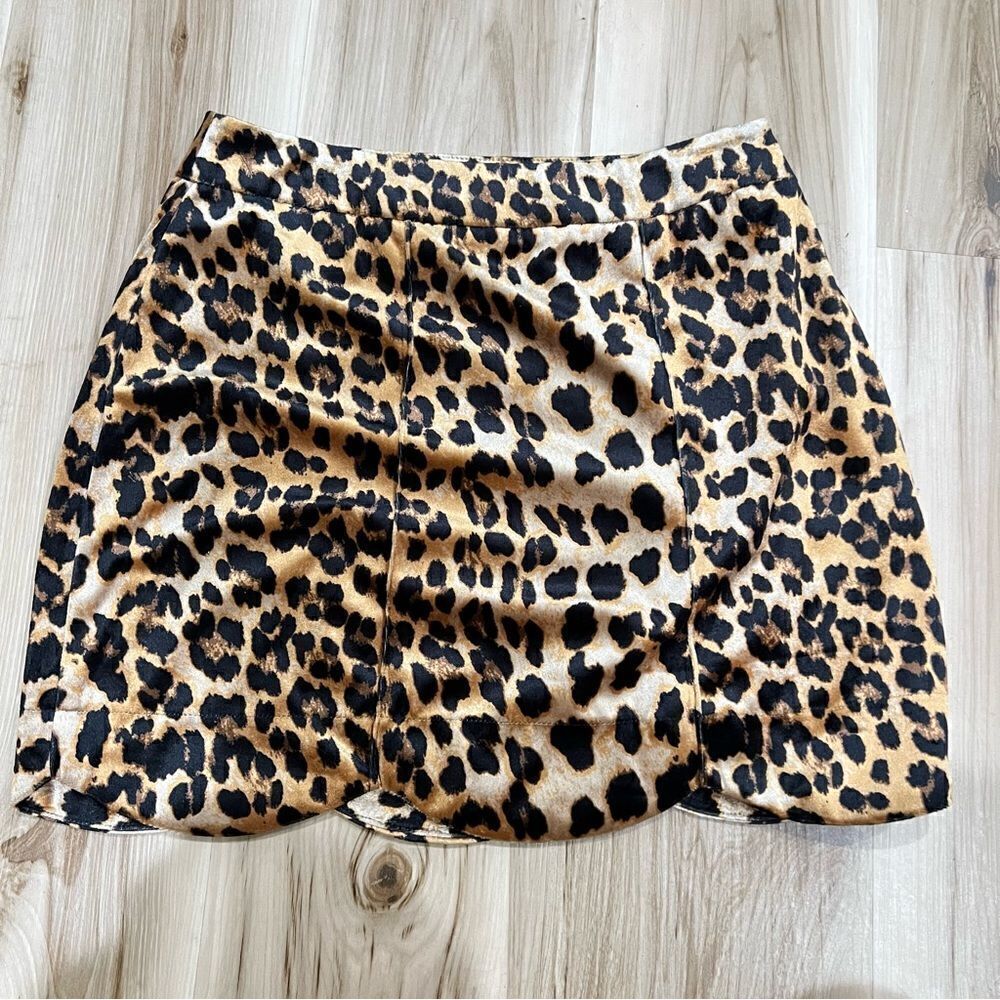 Main Strip Scalloped Cheetah Mini Skirt Women’s Small